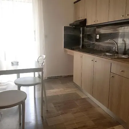 Kostas 2* Olympiakí Aktí