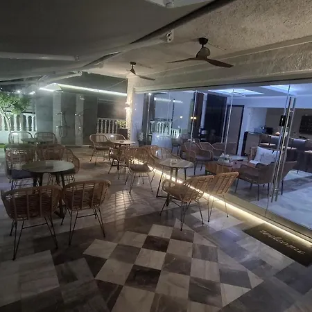 Hotel Kostas 2*