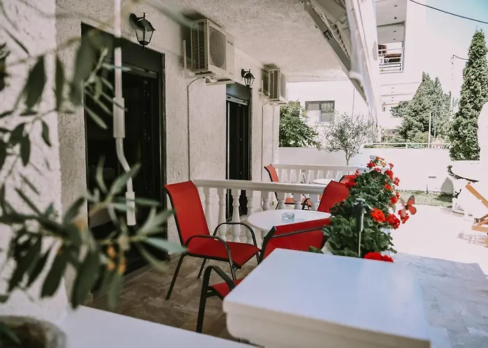 Отель Kostas 2*