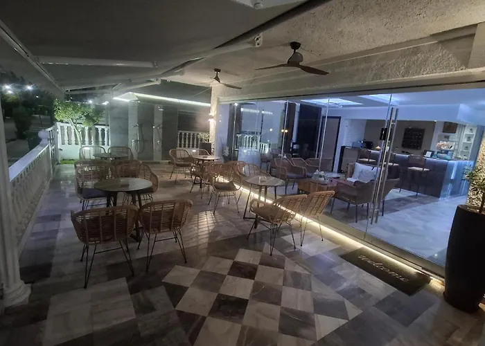 Отель Kostas 2*