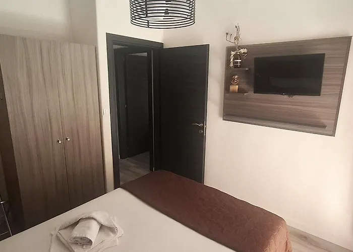 Отель Kostas 2*