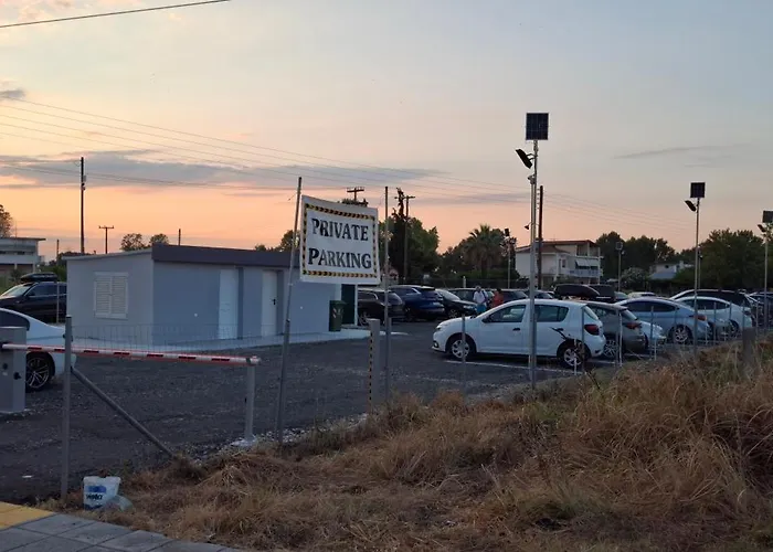 Kostas Отель 2*